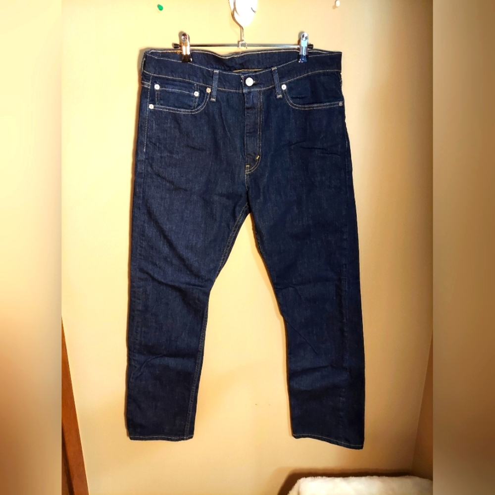 Levi jeans